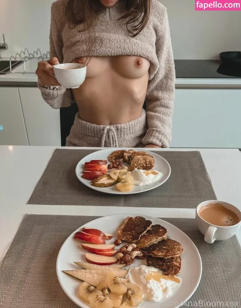 AnaBloomxox Onlyfans Photo Gallery 