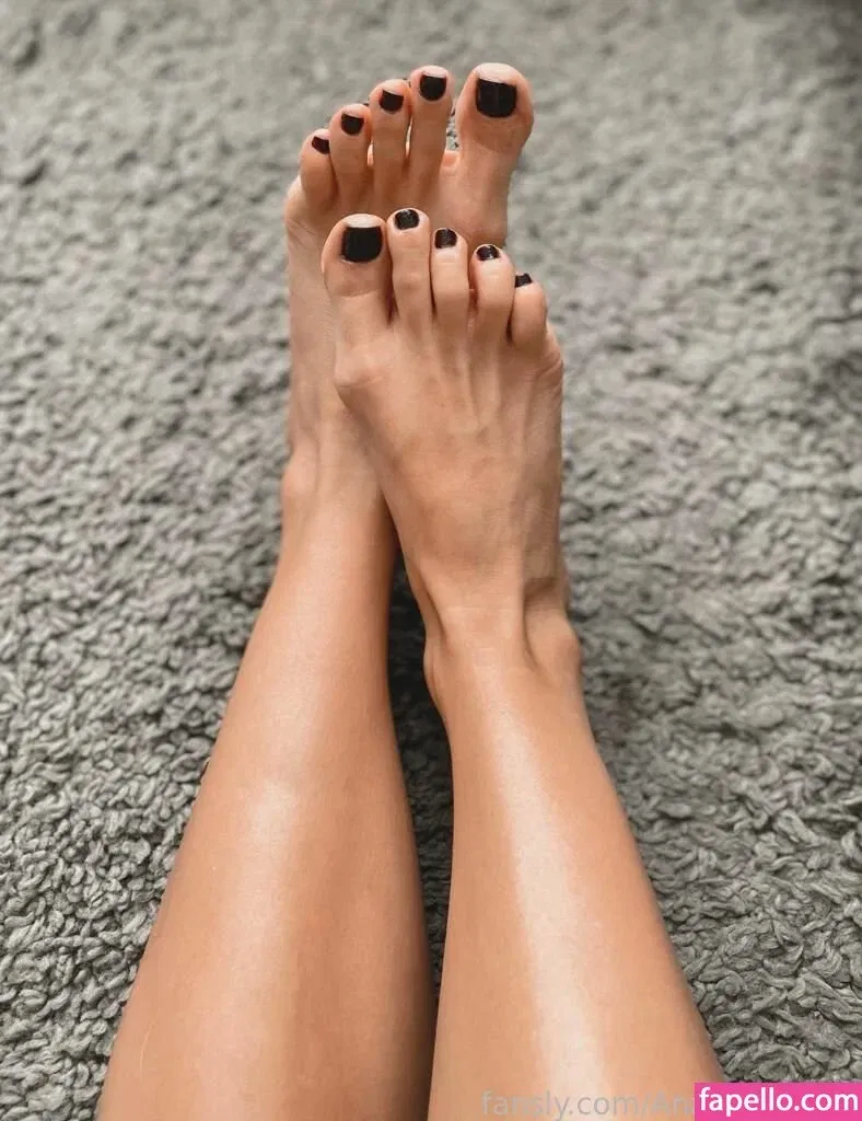 AnaBloomxox Onlyfans Photo Gallery 