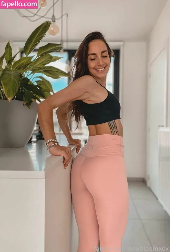 AnaBloomxox Onlyfans Photo Gallery 