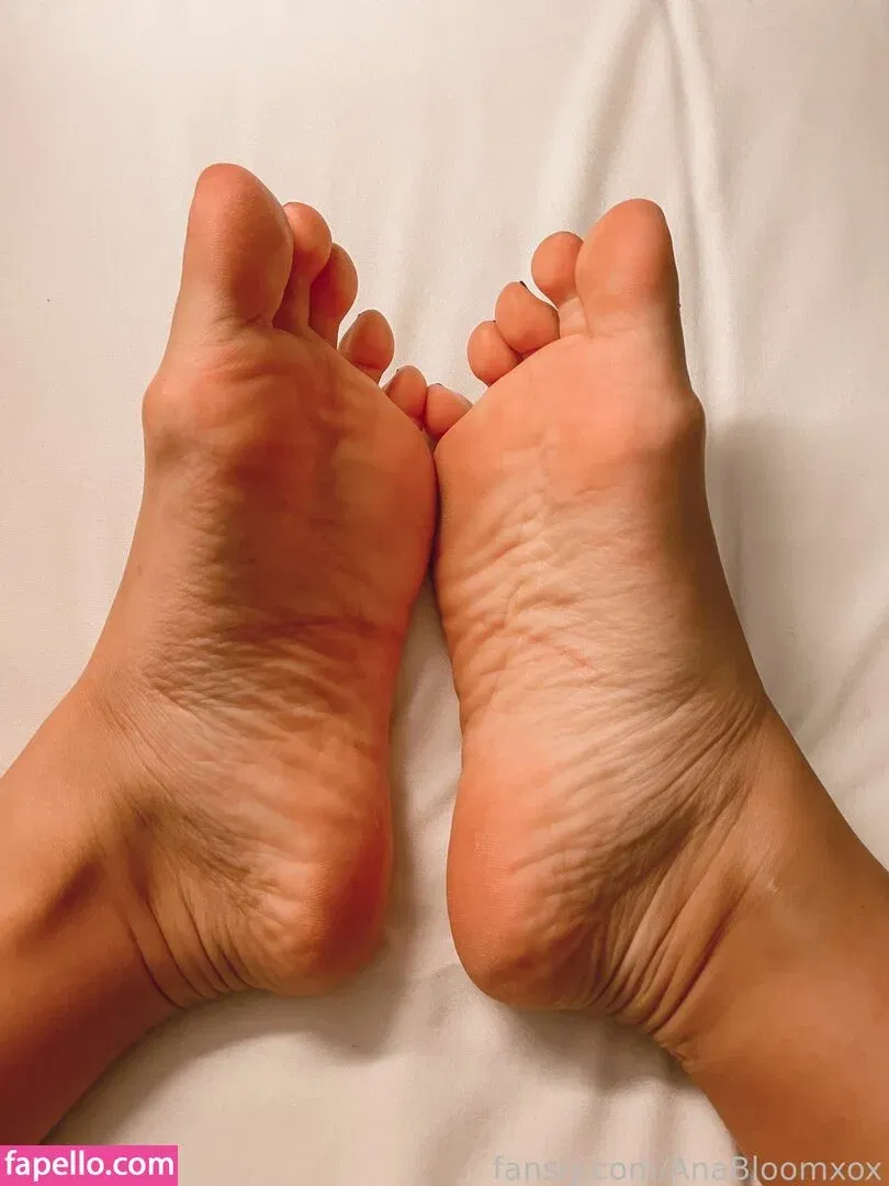 AnaBloomxox Onlyfans Photo Gallery 