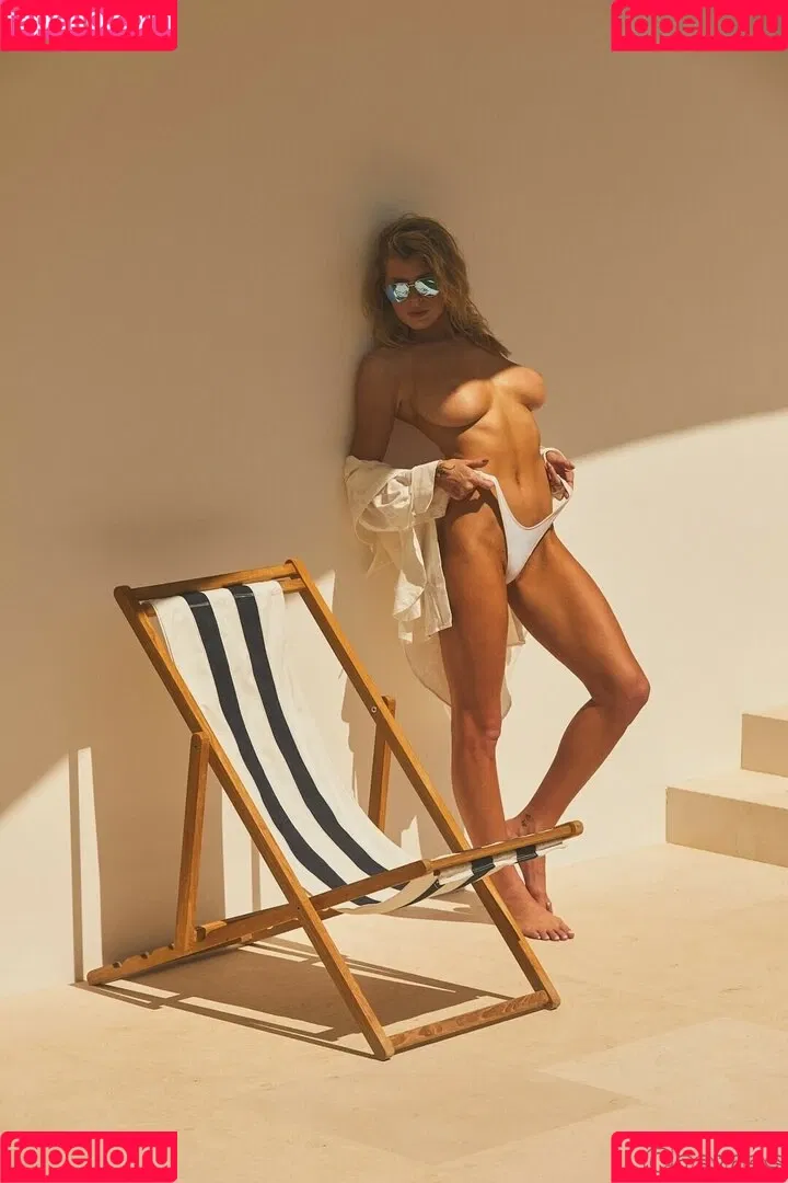 Bella White Onlyfans Photo Gallery 