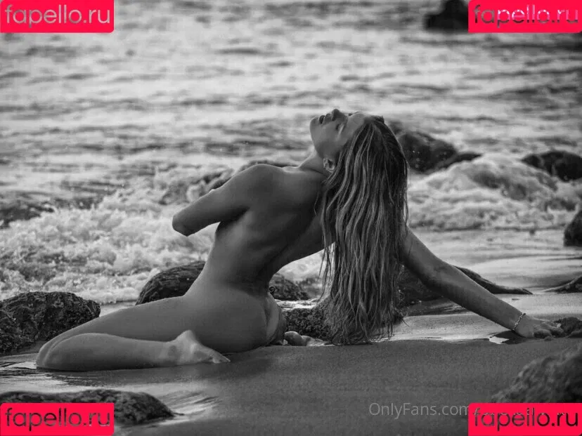 Bella White Onlyfans Photo Gallery 