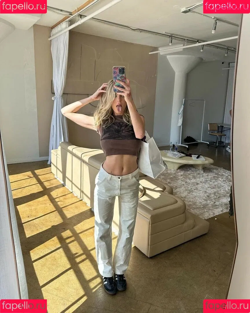 Bella White Onlyfans Photo Gallery 