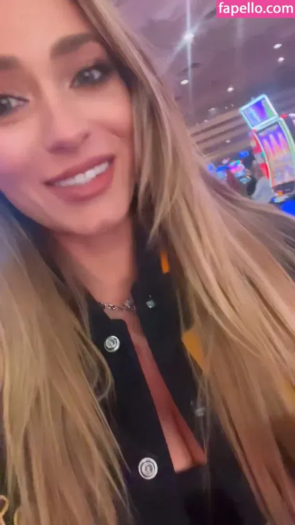 zoeytush Onlyfans Photo Gallery 