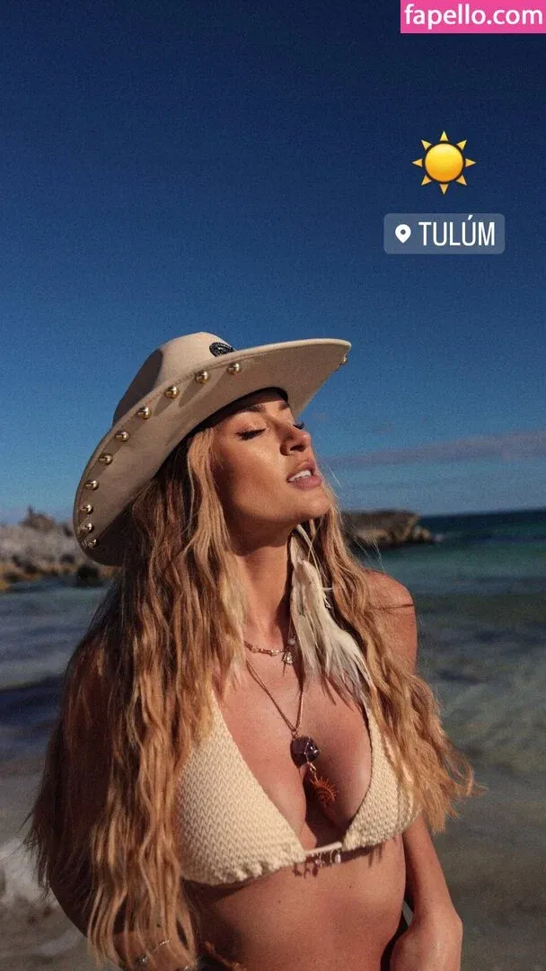 zoeytush Onlyfans Photo Gallery 