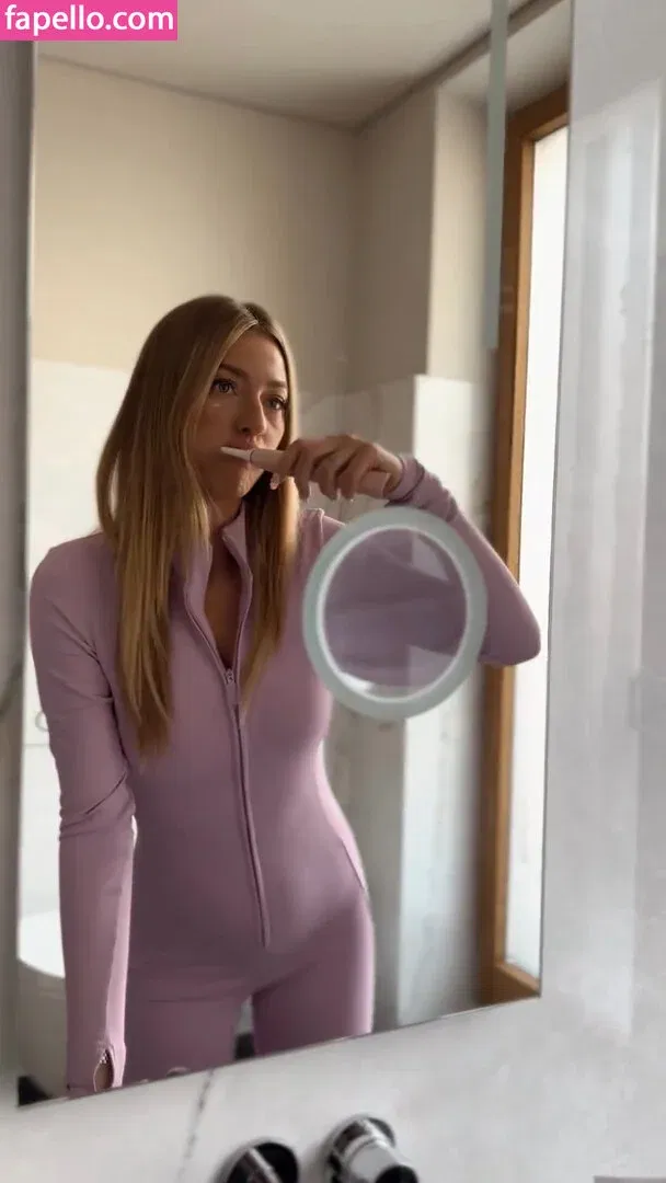 zoeytush Onlyfans Photo Gallery 