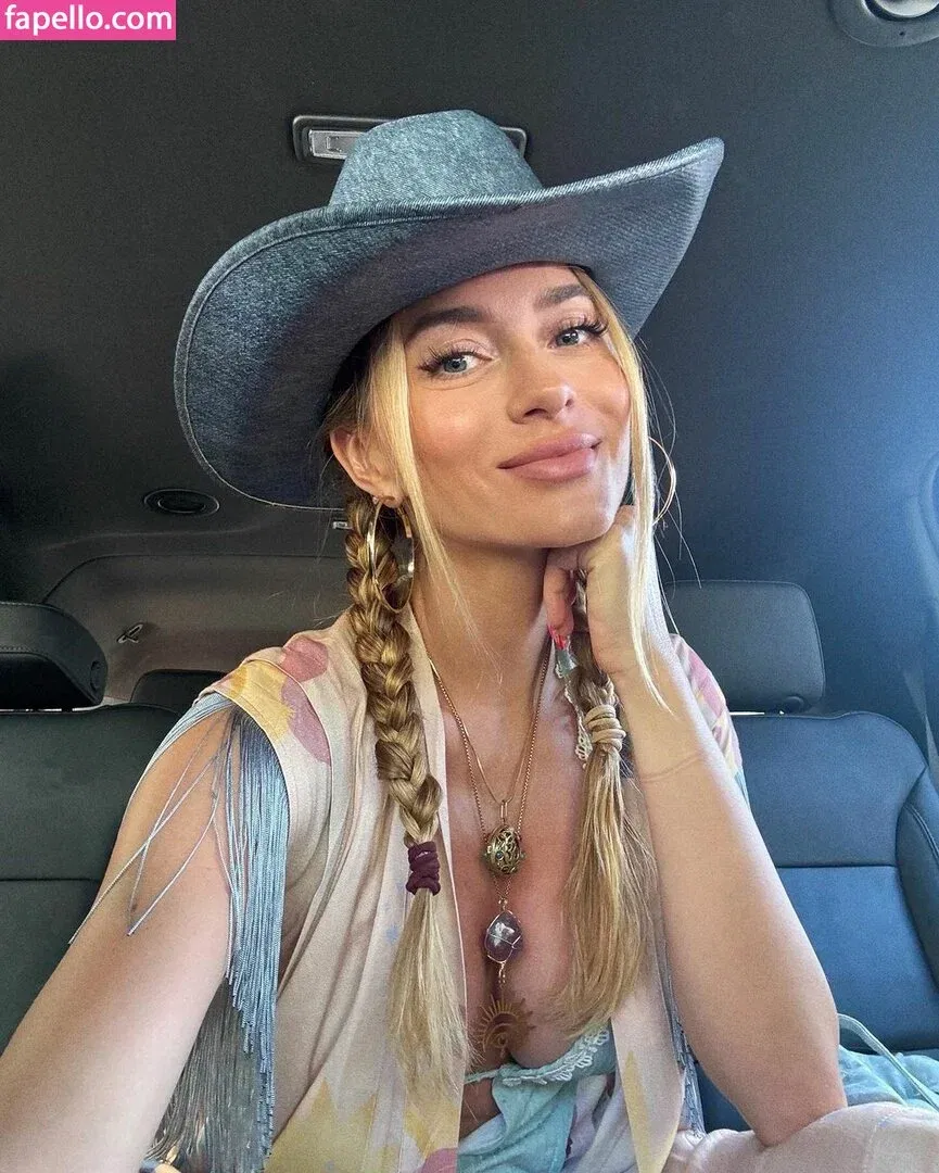 zoeytush Onlyfans Photo Gallery 