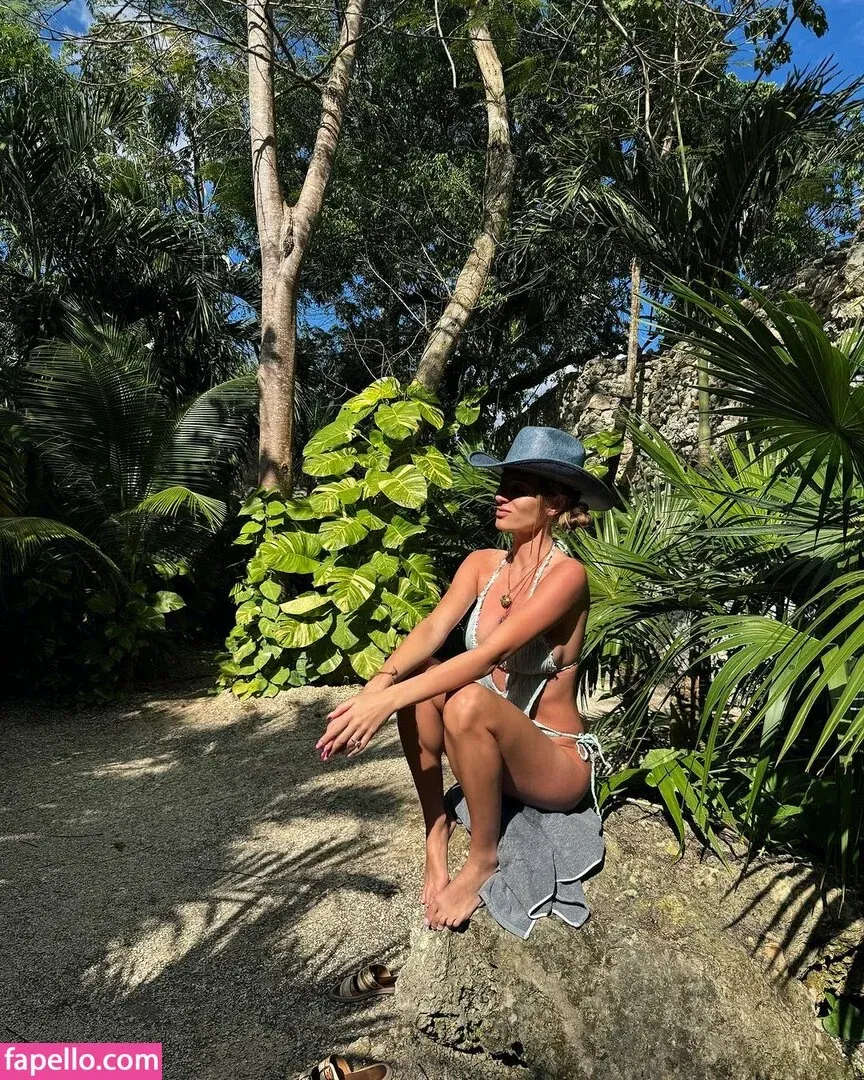 zoeytush Onlyfans Photo Gallery 