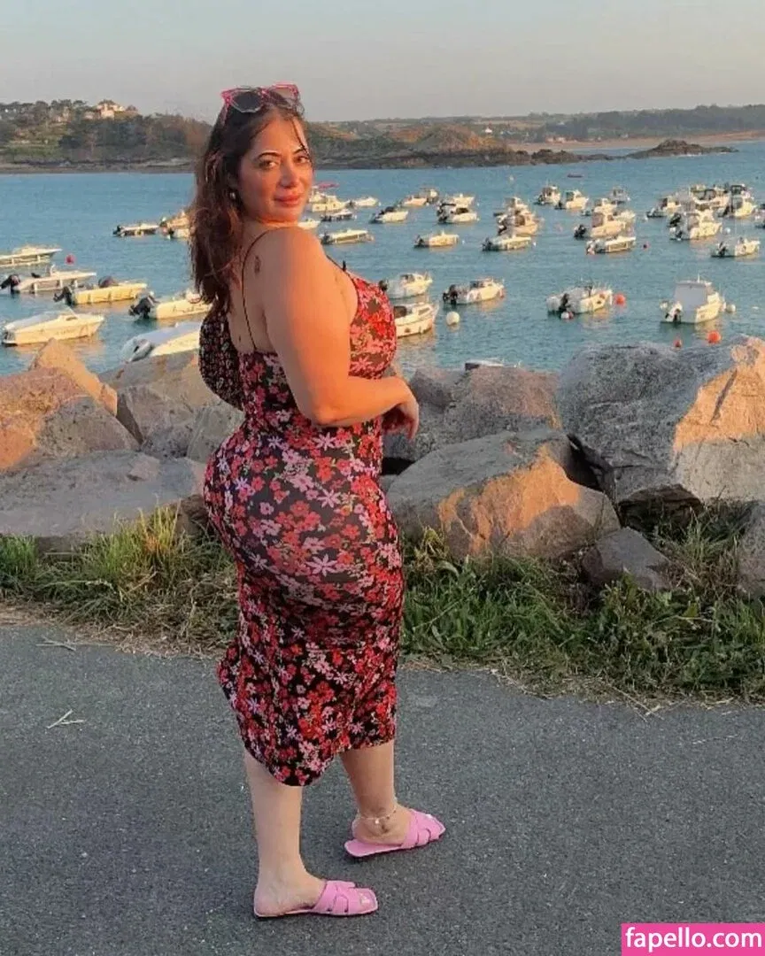 Sara Paris Onlyfans Photo Gallery 