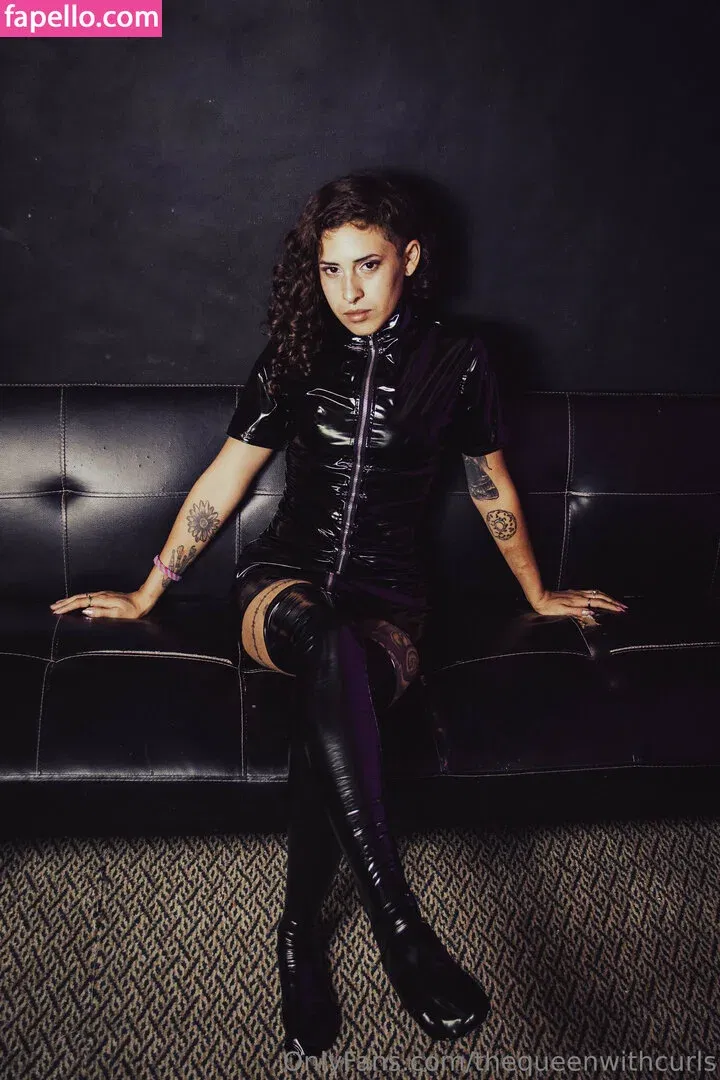 thequeenwithcurls Onlyfans Photo Gallery 