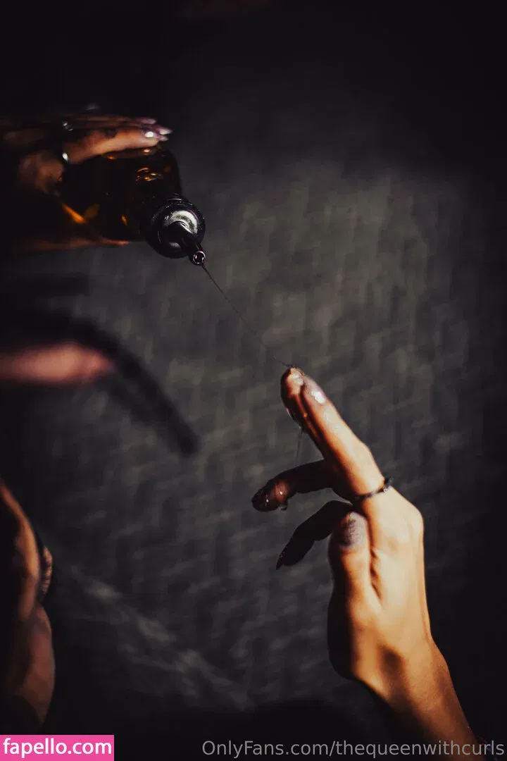 thequeenwithcurls Onlyfans Photo Gallery 