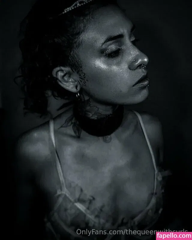 thequeenwithcurls Onlyfans Photo Gallery 