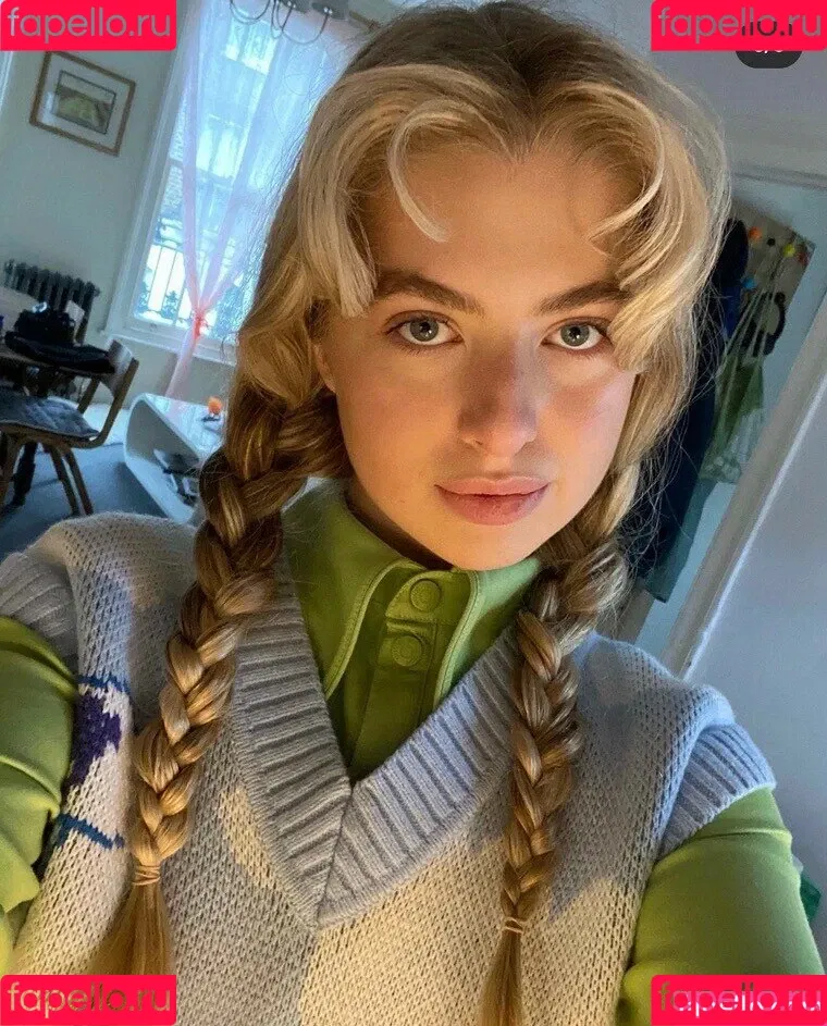 Anais Gallagher Onlyfans Photo Gallery 