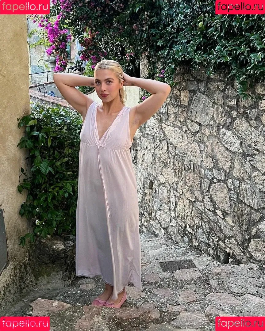 Anais Gallagher Onlyfans Photo Gallery 