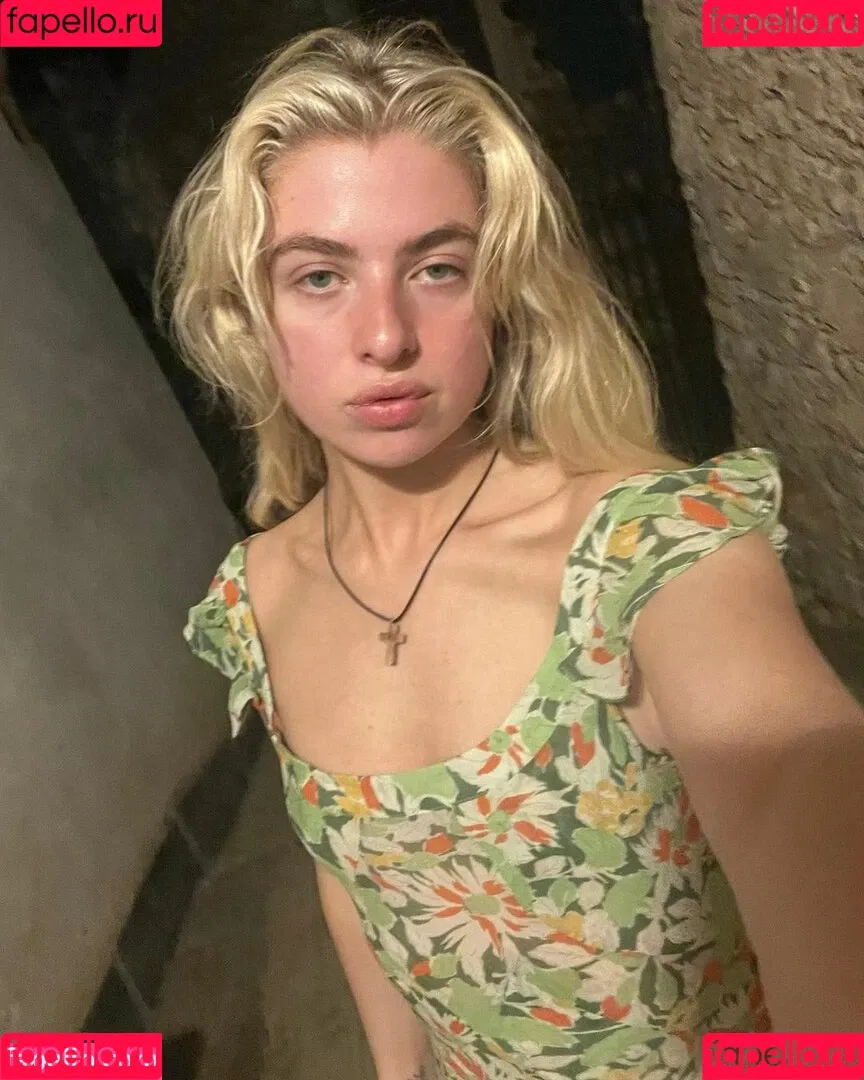 Anais Gallagher Onlyfans Photo Gallery 