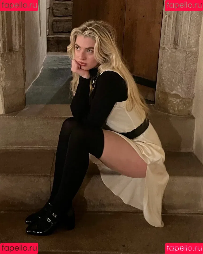 Anais Gallagher Onlyfans Photo Gallery 
