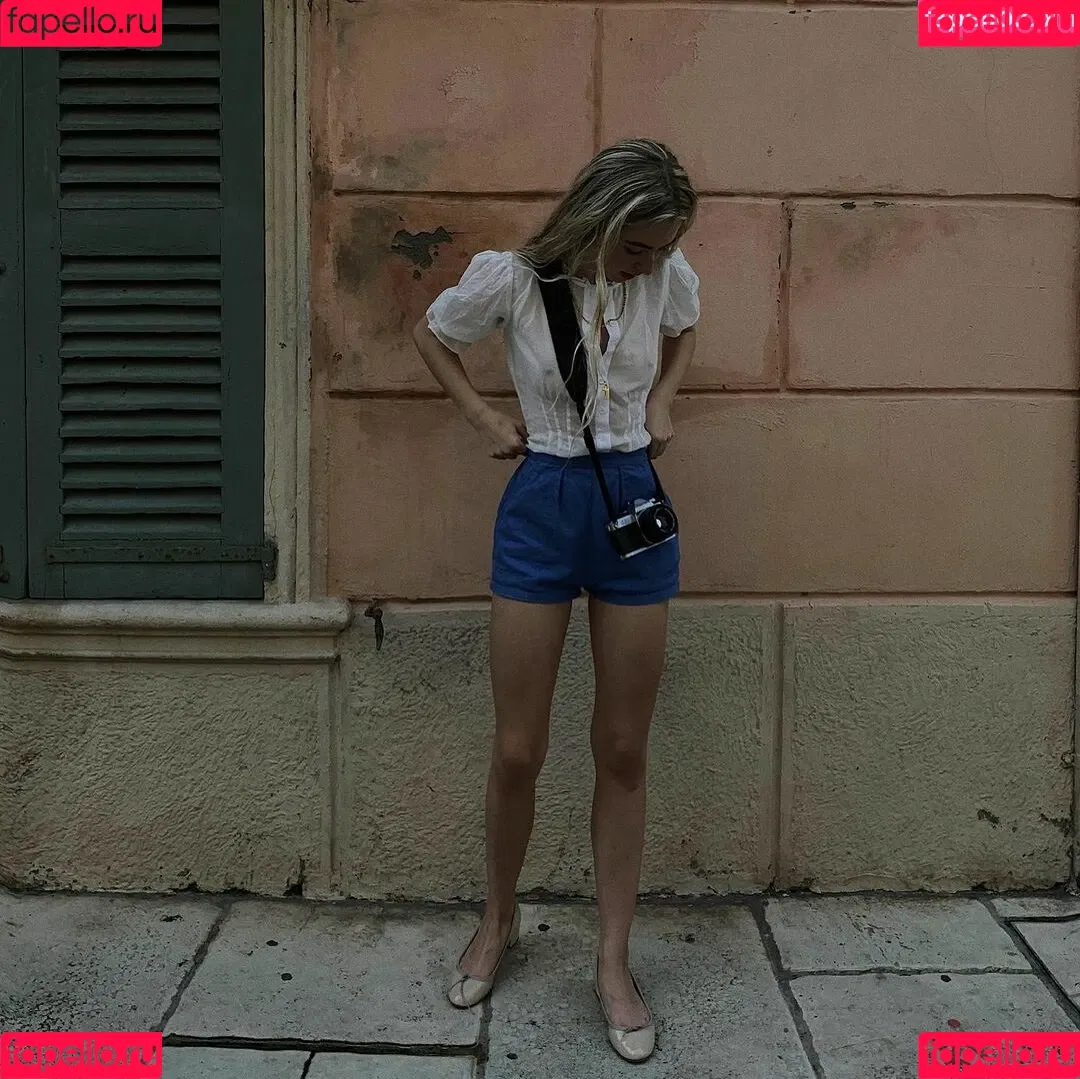 Anais Gallagher Onlyfans Photo Gallery 