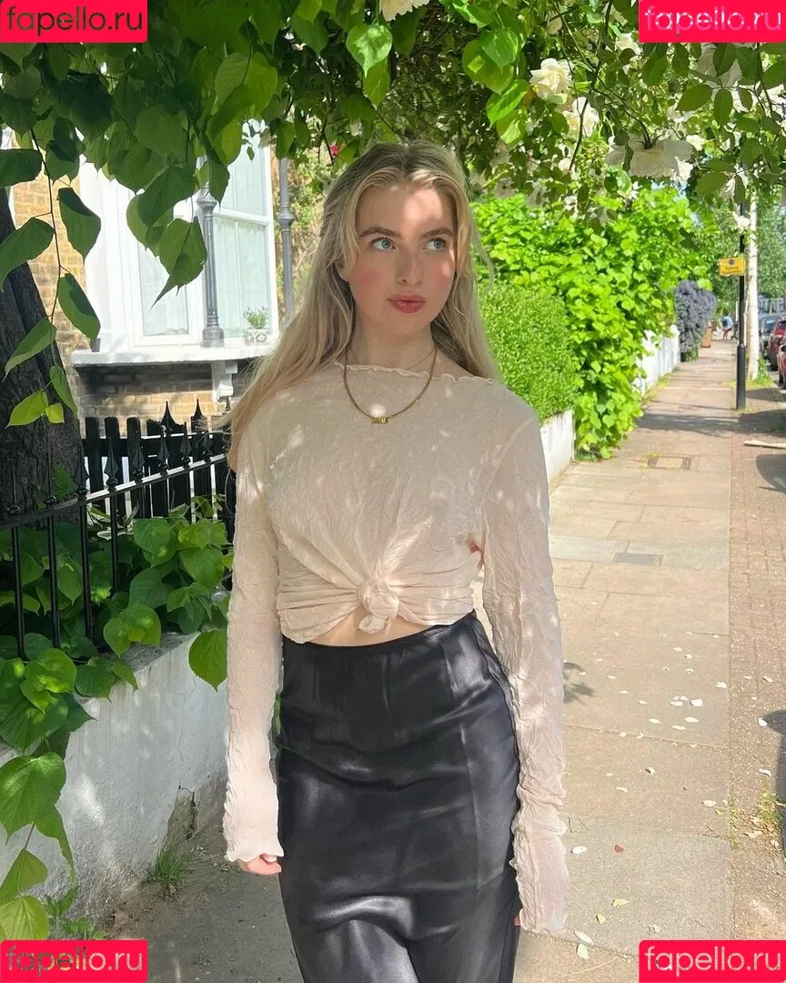 Anais Gallagher Onlyfans Photo Gallery 