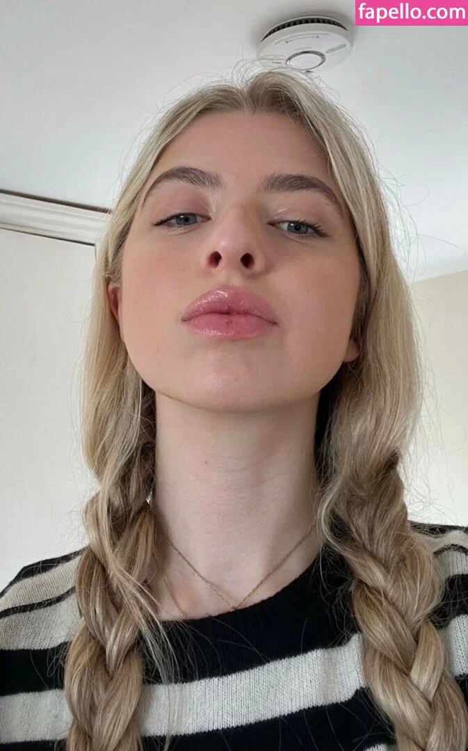 Anais Gallagher Onlyfans Photo Gallery 