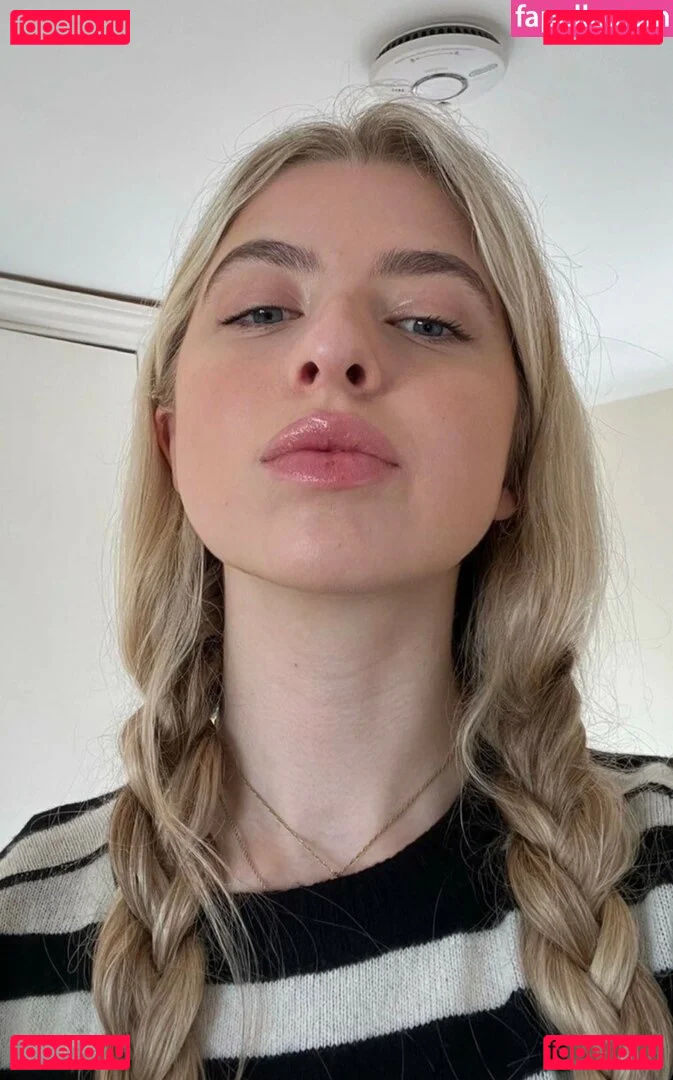 Anais Gallagher Onlyfans Photo Gallery 
