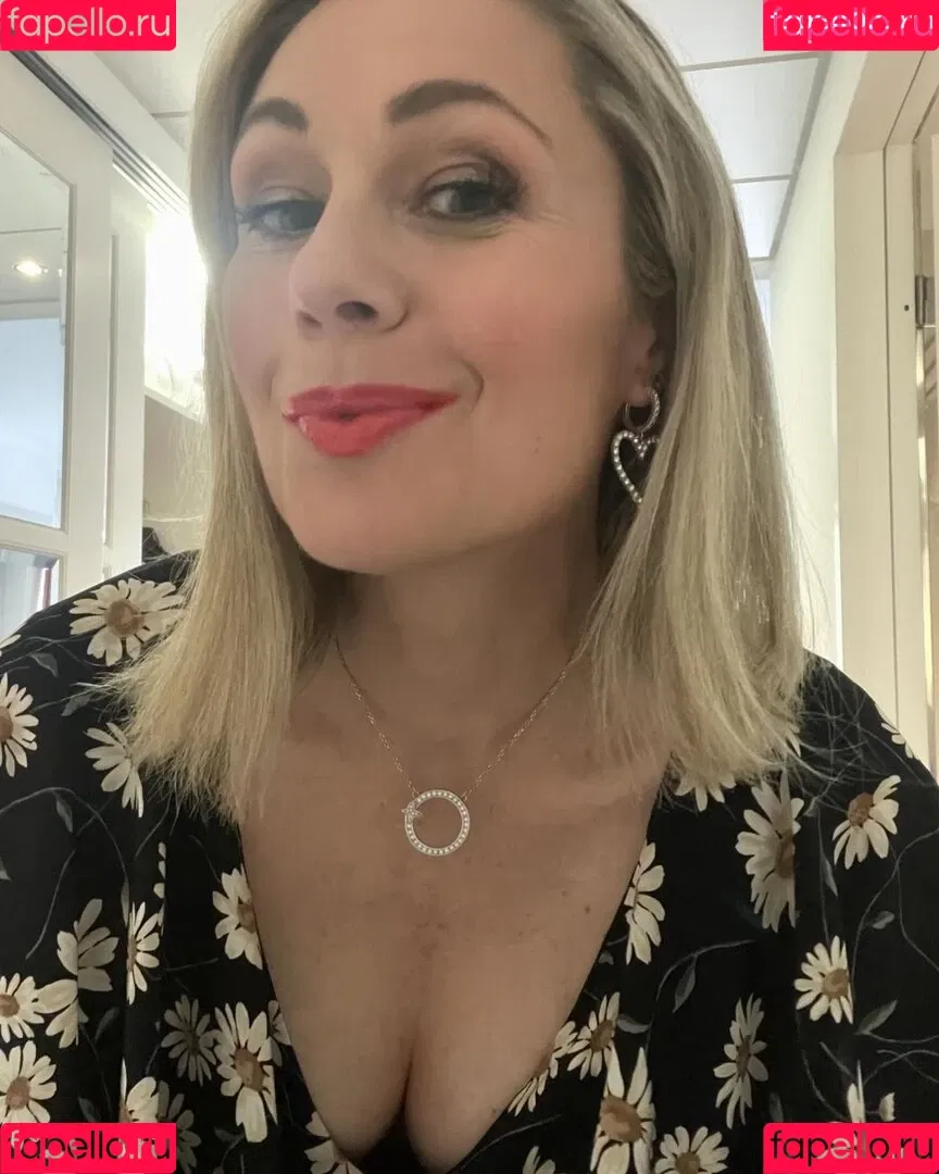 Ruth Moschner Onlyfans Photo Gallery 
