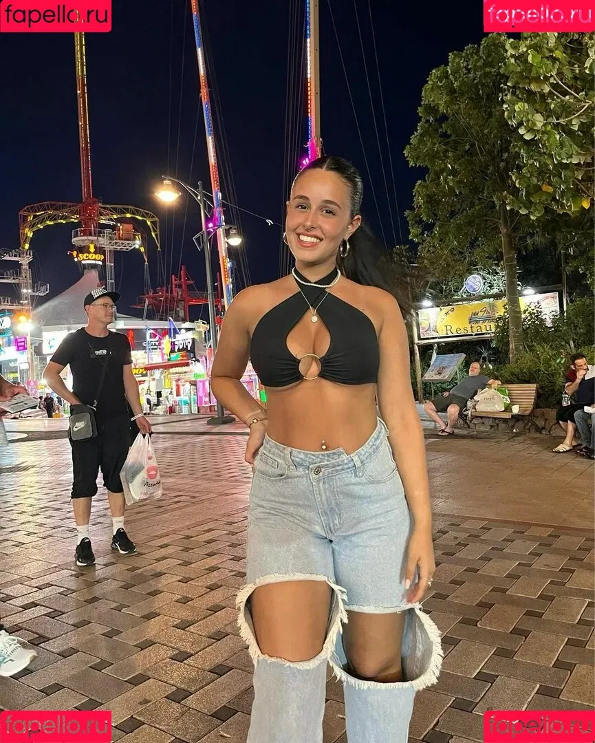 May Cohen Onlyfans Photo Gallery 