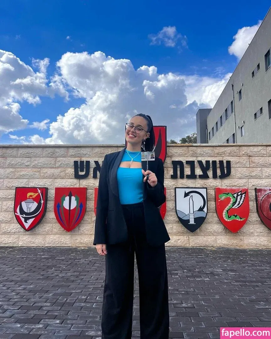 May Cohen Onlyfans Photo Gallery 