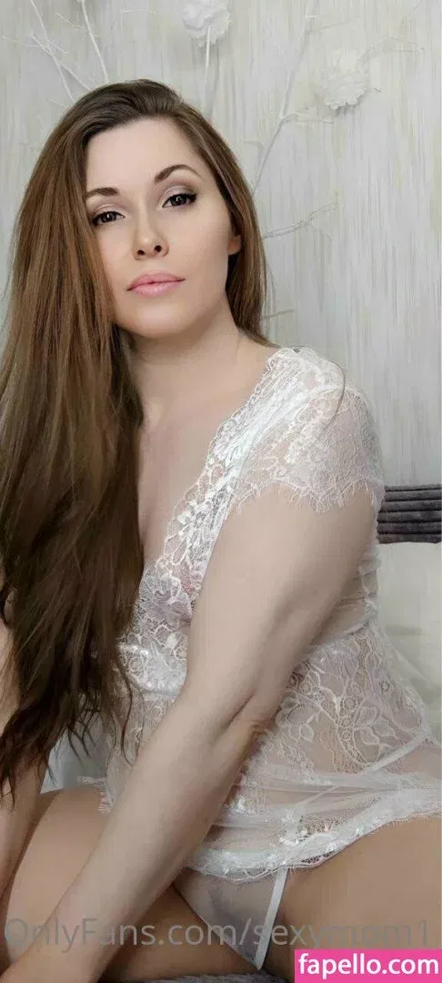 Sexy Mom Onlyfans Photo Gallery 