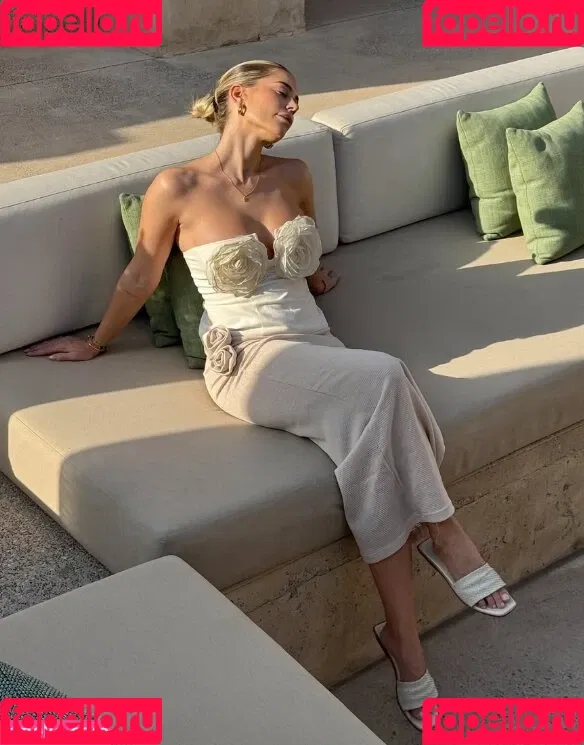 Mrs. Bella Onlyfans Photo Gallery 