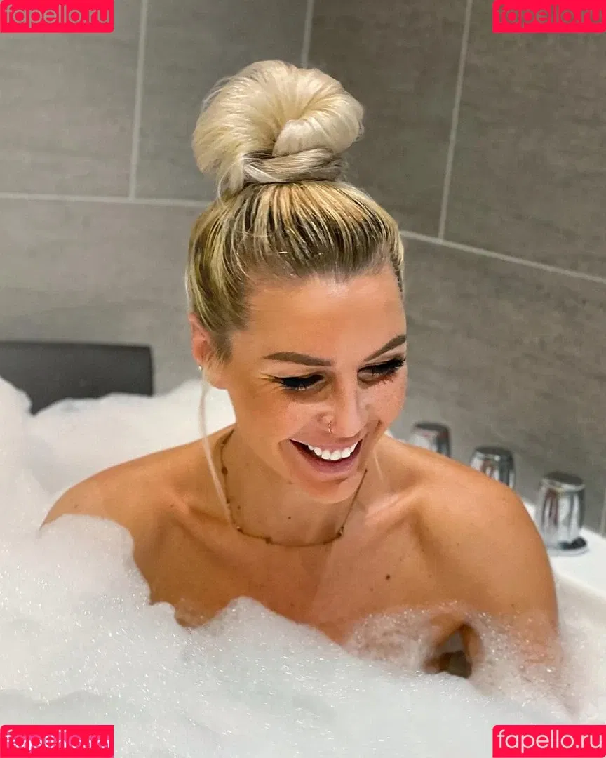 Tiphaineoff Onlyfans Photo Gallery 