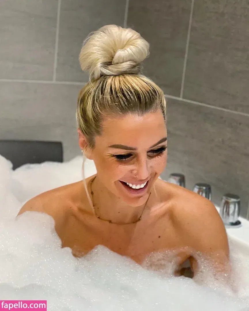 Tiphaineoff Onlyfans Photo Gallery 