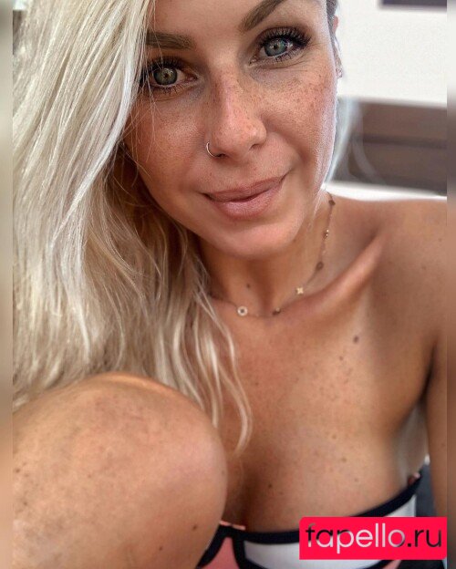 Tiphaineoff Nude Onlyfans Photo 15