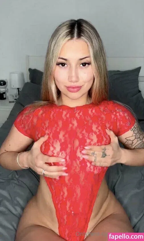 skyelopez Onlyfans Photo Gallery 