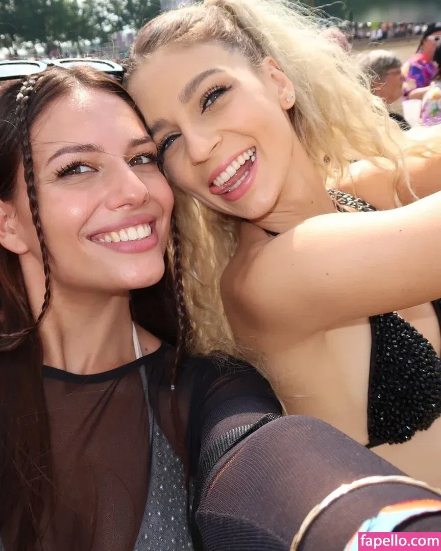 Jana Wetzel Onlyfans Photo Gallery 