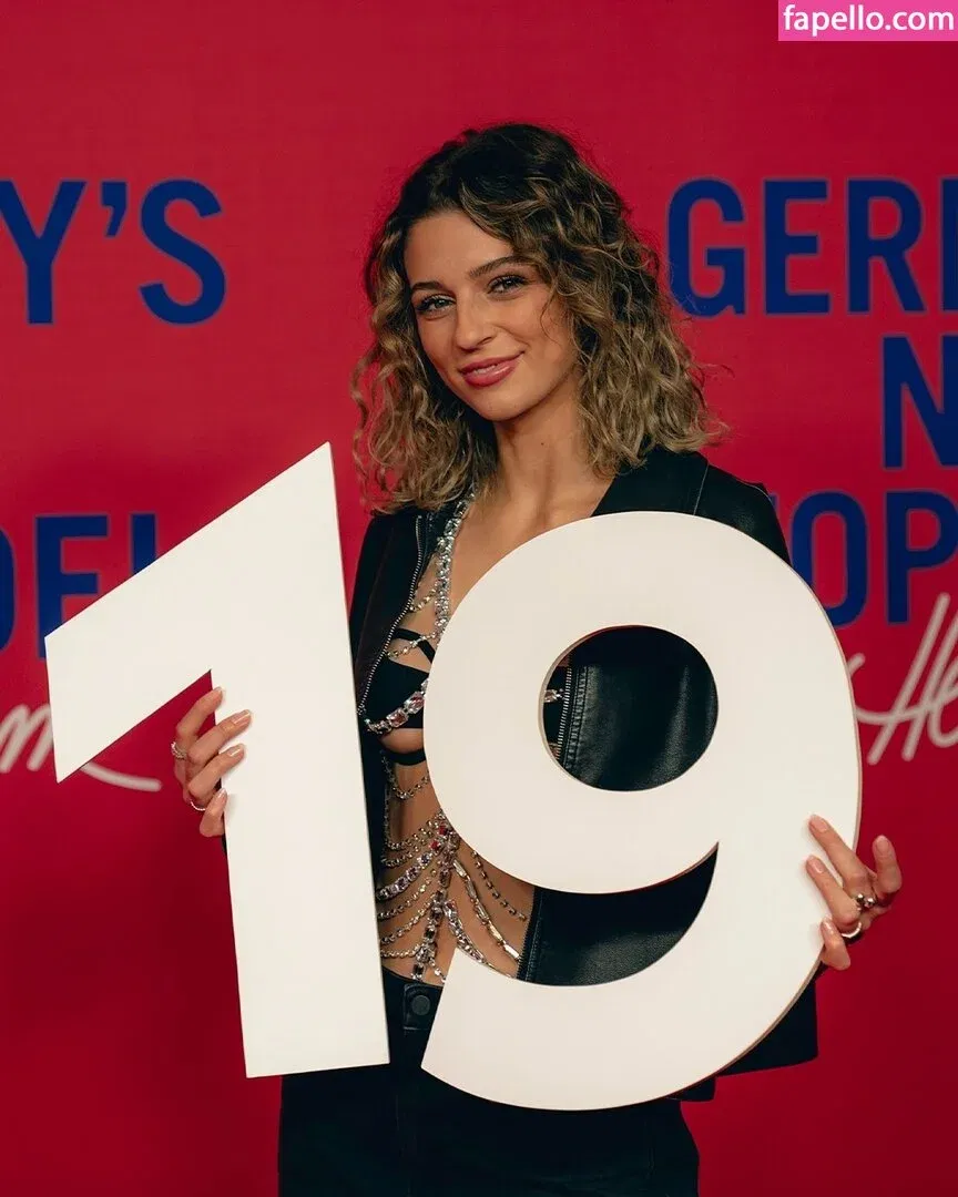 Jana Wetzel Onlyfans Photo Gallery 