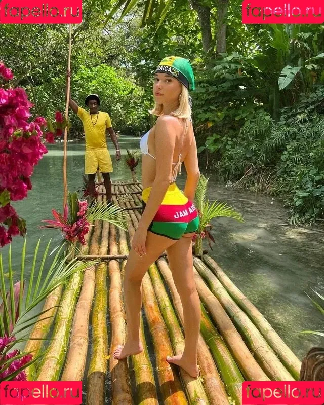 SarahfuckingSnyder Onlyfans Photo Gallery 