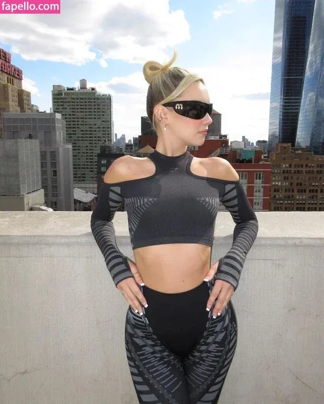 SarahfuckingSnyder Onlyfans Photo Gallery 