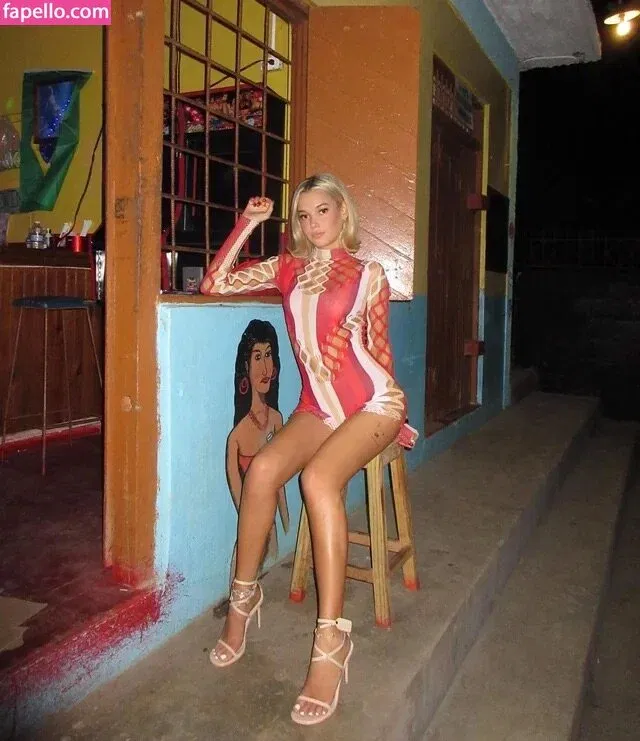 SarahfuckingSnyder Onlyfans Photo Gallery 