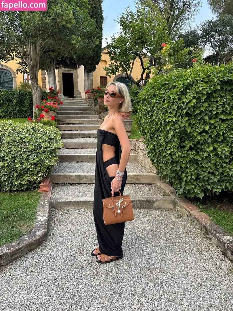 SarahfuckingSnyder Onlyfans Photo Gallery 