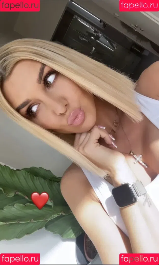 Facialize Me Onlyfans Photo Gallery 