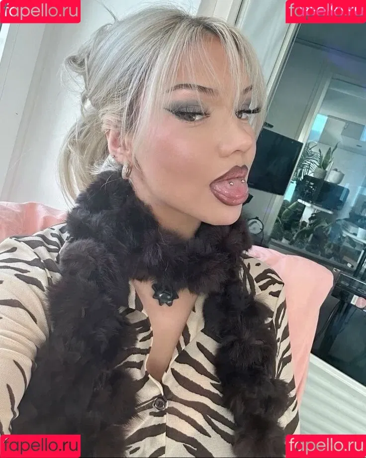 Facialize Me Onlyfans Photo Gallery 