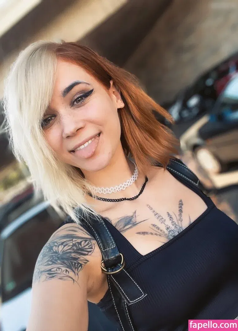 Facialize Me Onlyfans Photo Gallery 