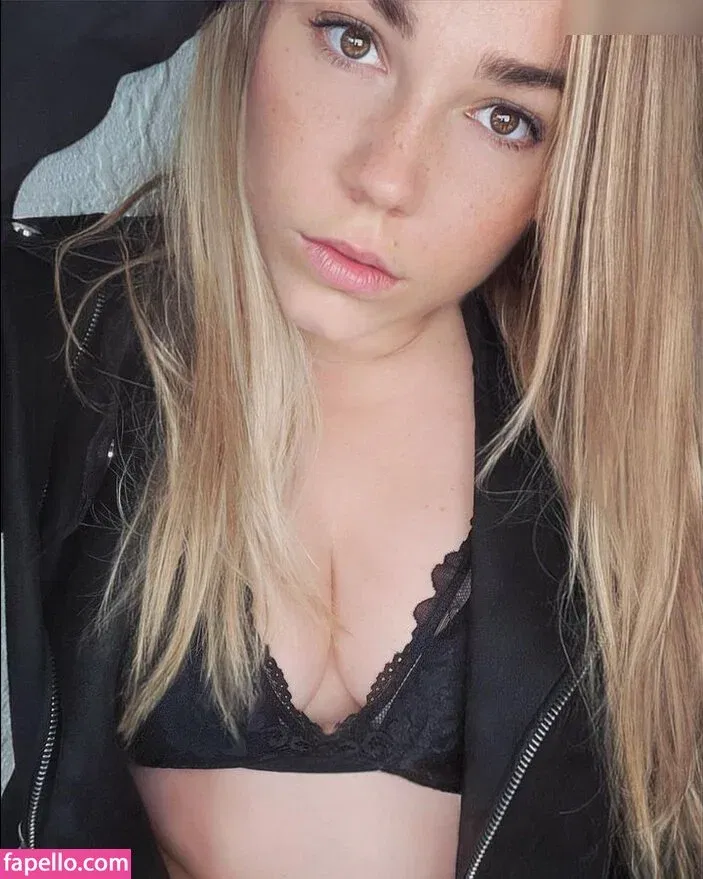 Facialize Me Onlyfans Photo Gallery 