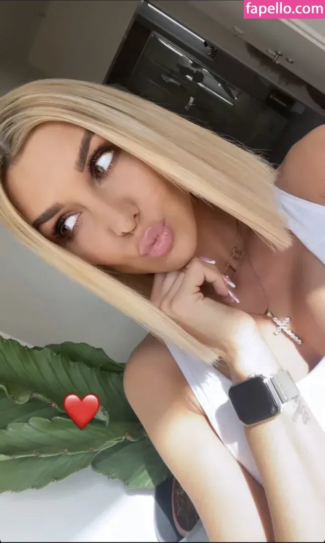 Facialize Me Onlyfans Photo Gallery 