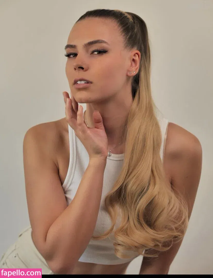 Facialize Me Onlyfans Photo Gallery 