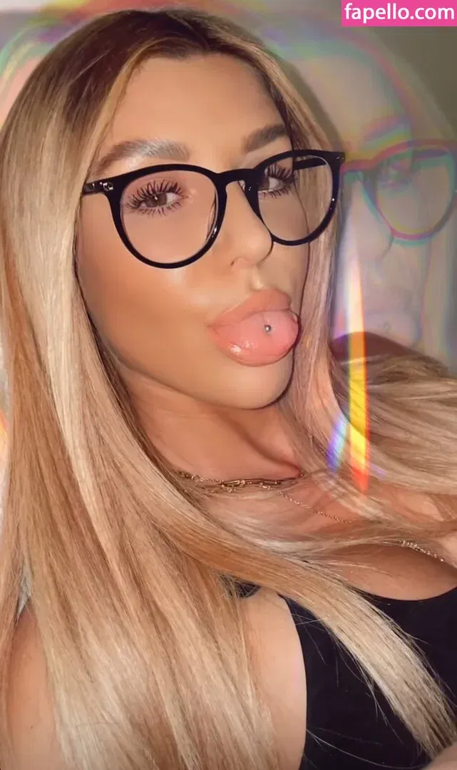 Facialize Me Onlyfans Photo Gallery 