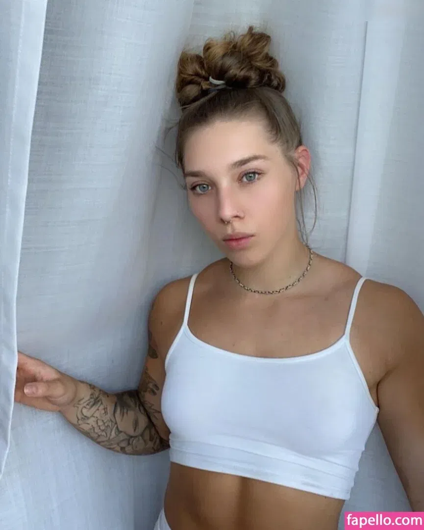 Facialize Me Onlyfans Photo Gallery 