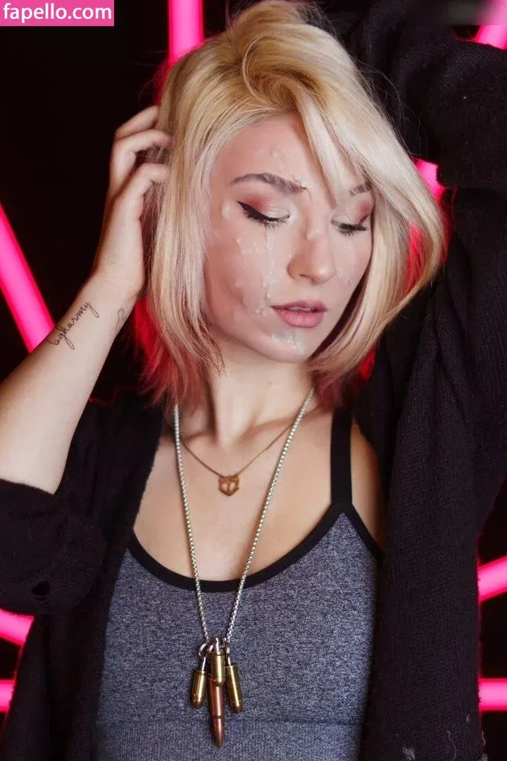 Facialize Me Onlyfans Photo Gallery 