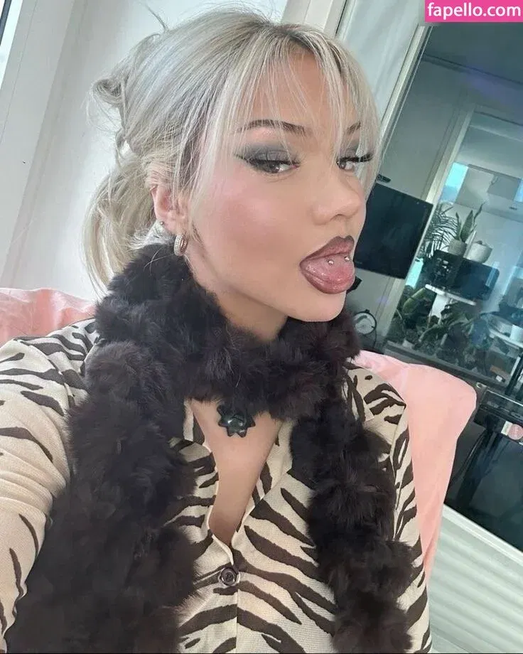 Facialize Me Onlyfans Photo Gallery 