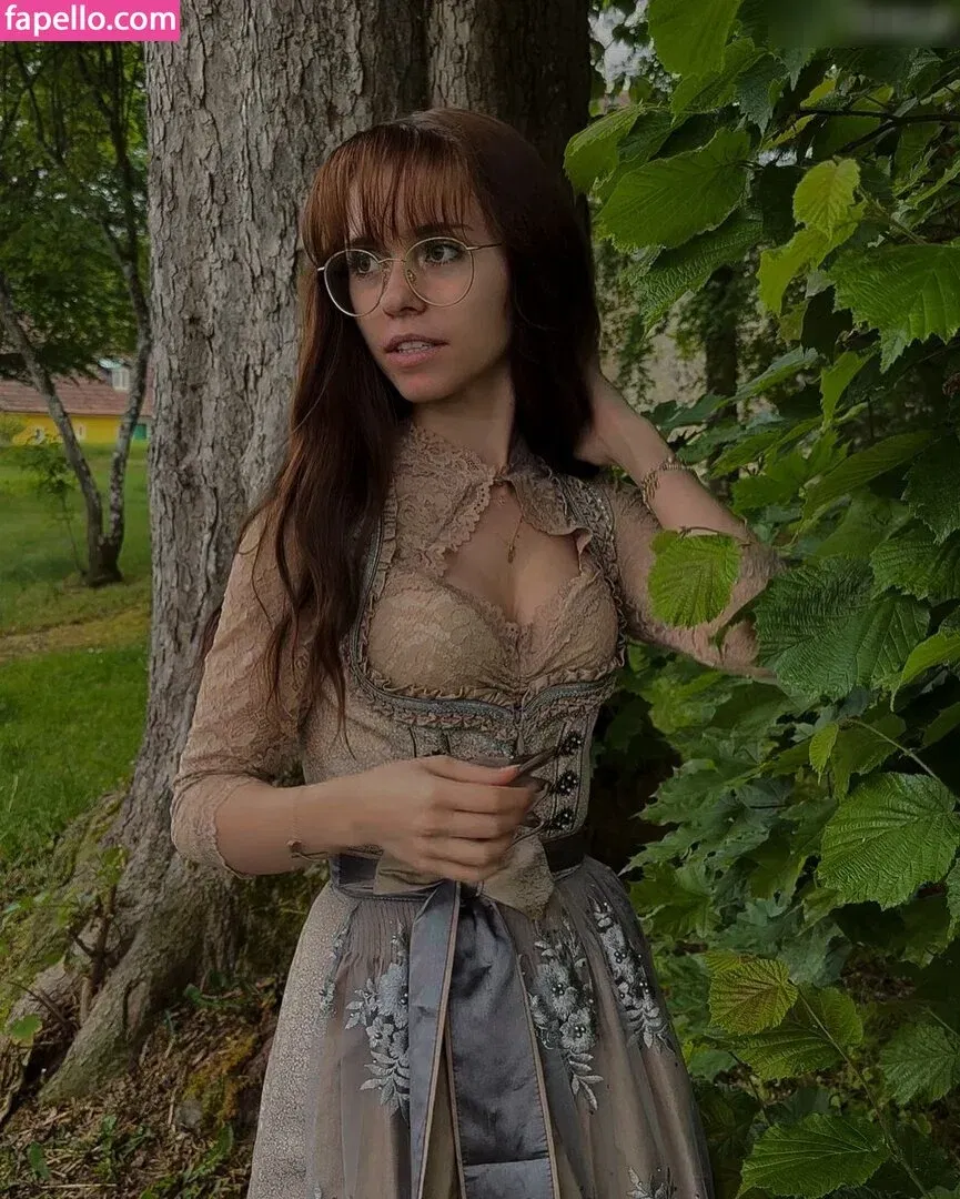 Facialize Me Onlyfans Photo Gallery 